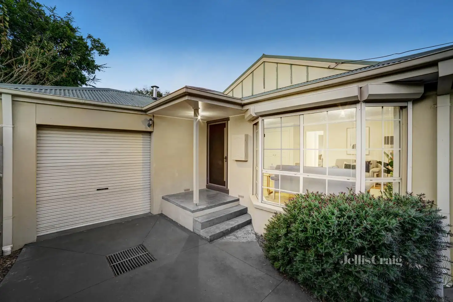 Main view of Homely unit listing, 2/19 Parkmore Road, Forest Hill VIC 3131