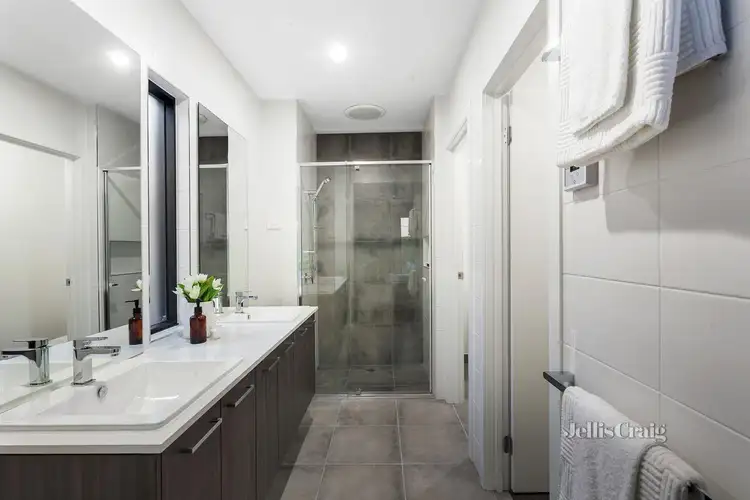 Sixth view of Homely townhouse listing, 10b Hinkler Avenue, Bentleigh East VIC 3165