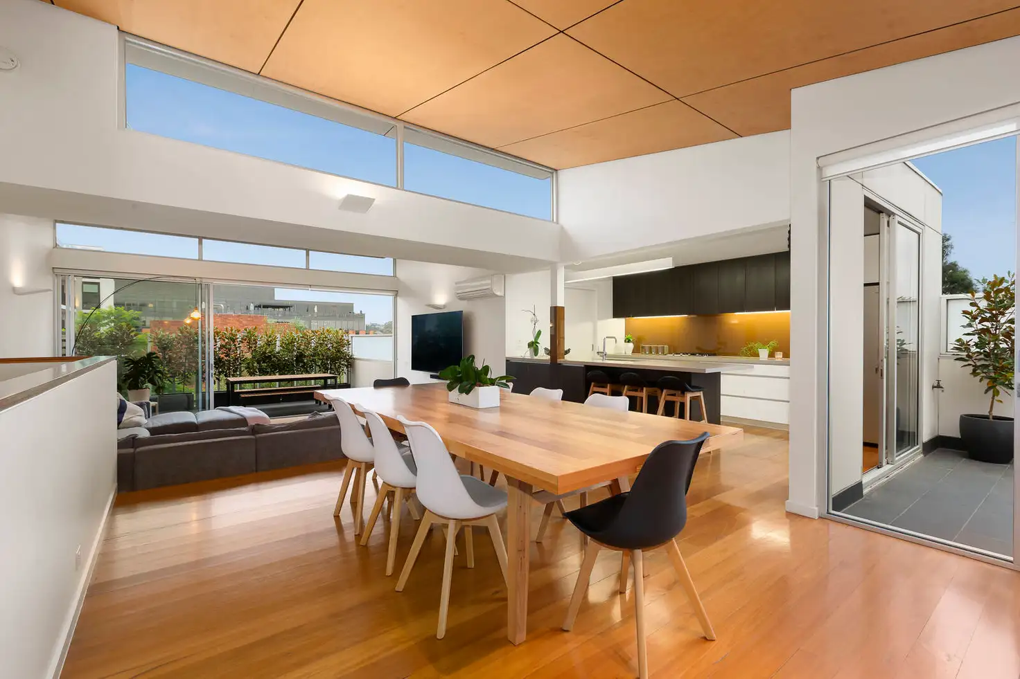 Main view of Homely townhouse listing, 10/127-129 Power Street, Hawthorn VIC 3122