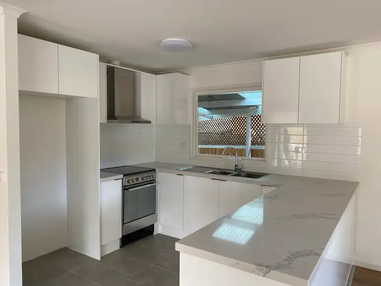 71 Willow Drive, Hampton Park VIC 3976