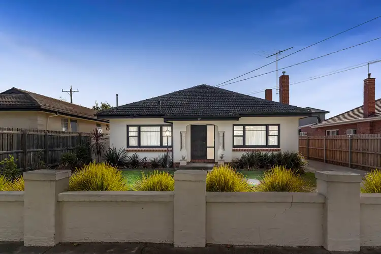 27 Darling Street, Hughesdale VIC 3166