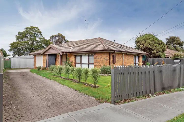 11 Mawarra Drive, Delacombe VIC 3356