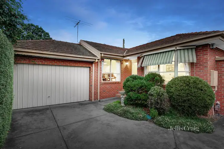 2/19 Gardenia Street, Blackburn VIC 3130