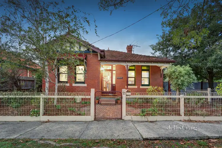 21 Crewe Road, Hughesdale VIC 3166
