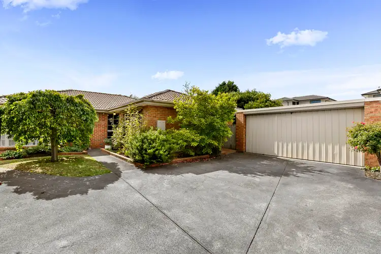 2/28 Newbigin Street, Burwood VIC 3125