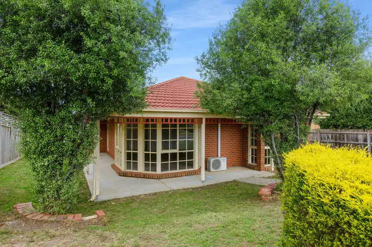 18 Weerona Way