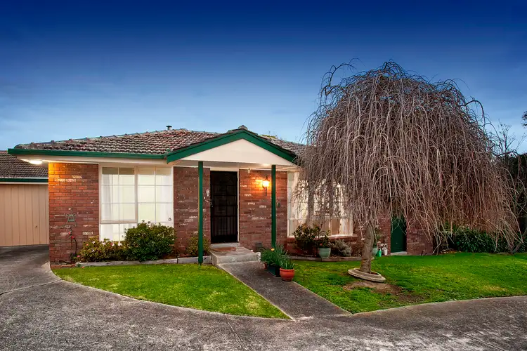 Main view of Homely unit listing, 2/17 Raymond Street, Ashwood VIC 3147
