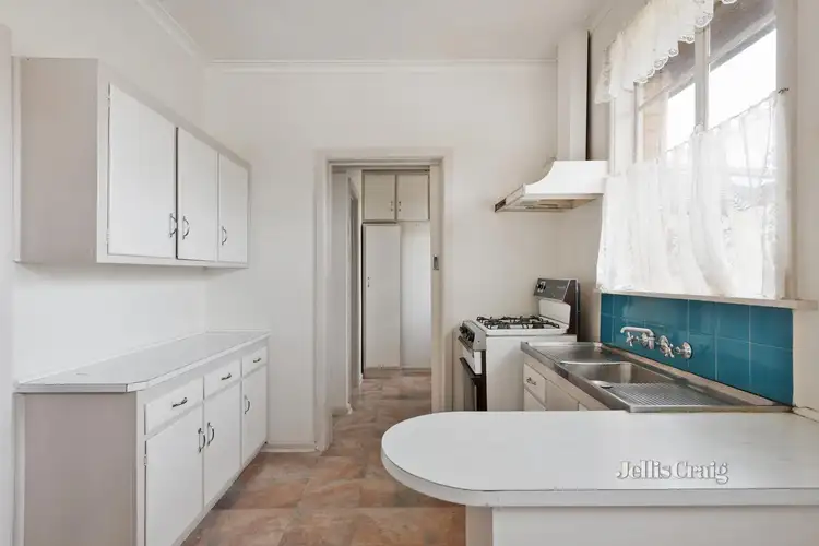 Fifth view of Homely house listing, 8 Martin Court, Bentleigh East VIC 3165