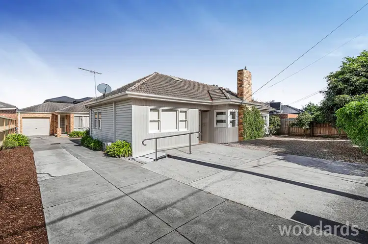 1/4 Stewart Road, Oakleigh East VIC 3166