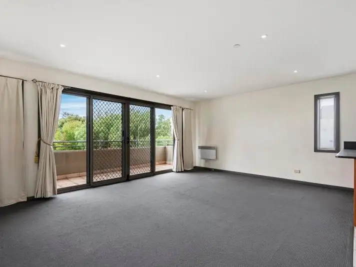 Main view of Homely apartment listing, 3/82-84 Mount Street, Heidelberg VIC 3084