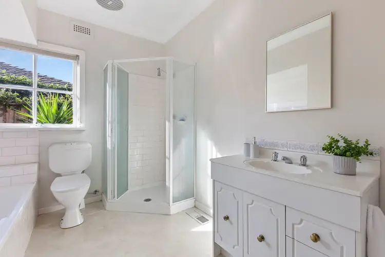 Sixth view of Homely house listing, 2 Kennett Street, Ashwood VIC 3147