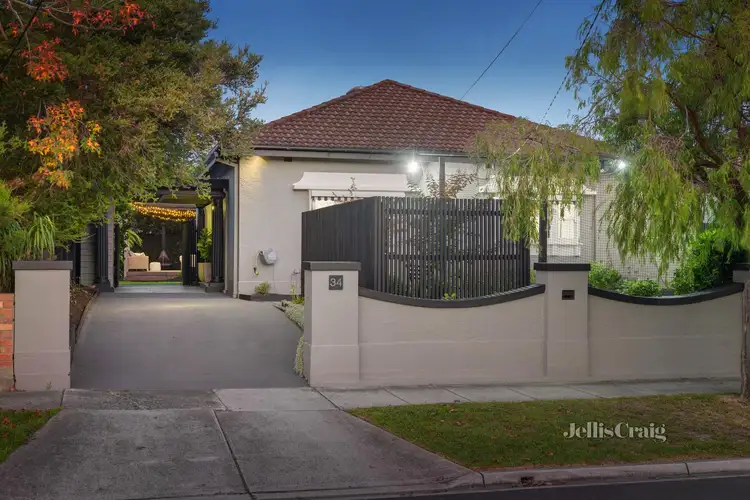 34 Lysbeth Street, Mckinnon VIC 3204
