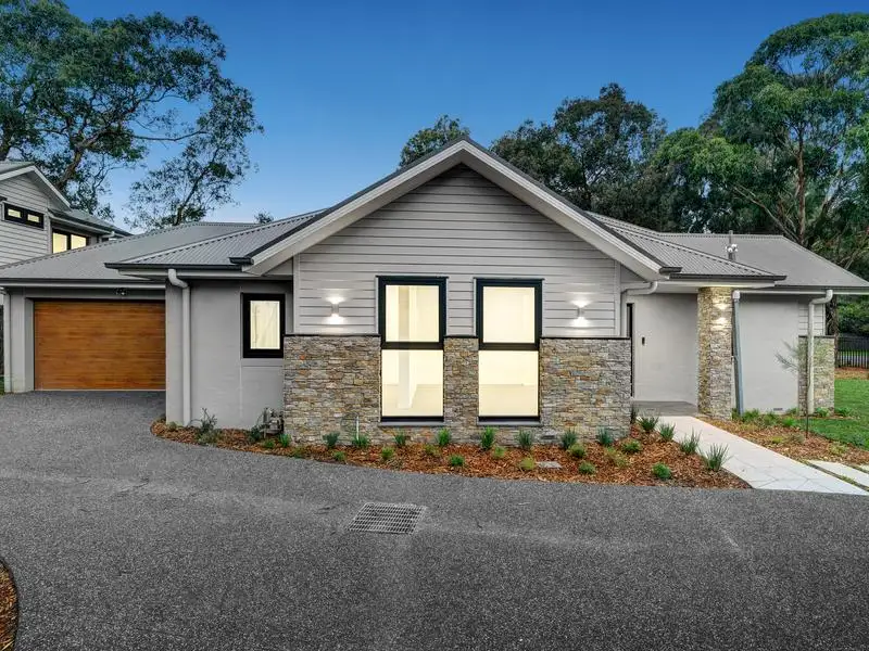 Main view of Homely townhouse listing, 1/23 Diamond Street, Eltham VIC 3095