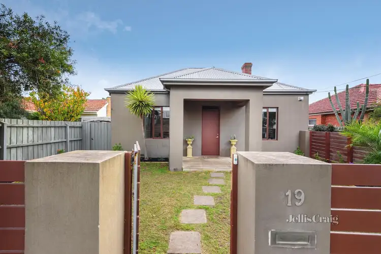 Main view of Homely house listing, 1/19 South Avenue, Bentleigh VIC 3204