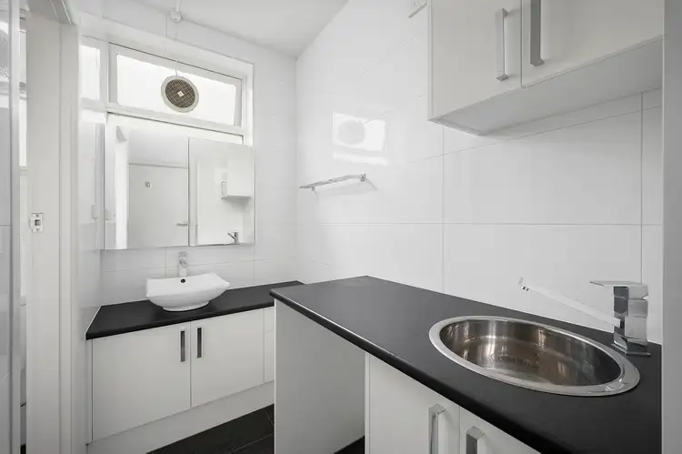 Fourth view of Homely apartment listing, 5/53 Grey Street, East Melbourne VIC 3002