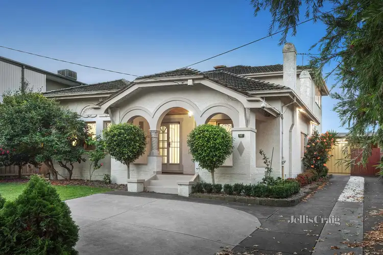 35 McKinnon Road, Mckinnon VIC 3204
