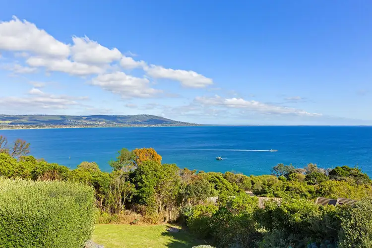 10 Bradford Road, Mount Martha VIC 3934
