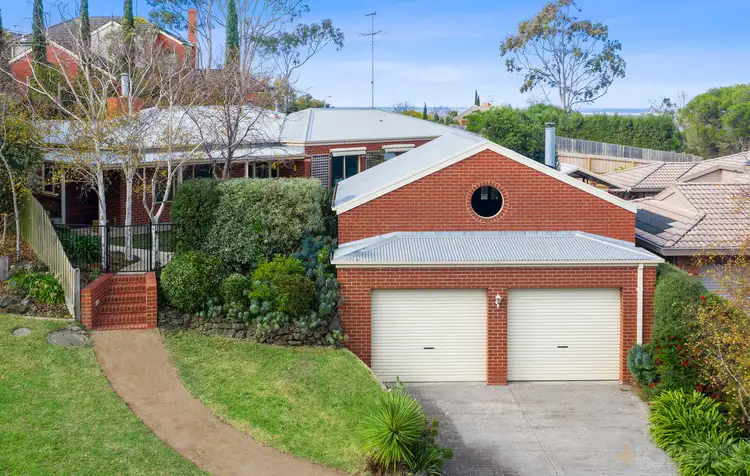 10 Tunbury Court, Highton VIC 3216