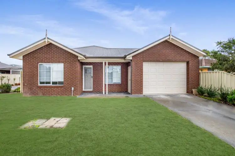 12/25 Main Street, Nar Nar Goon VIC 3812