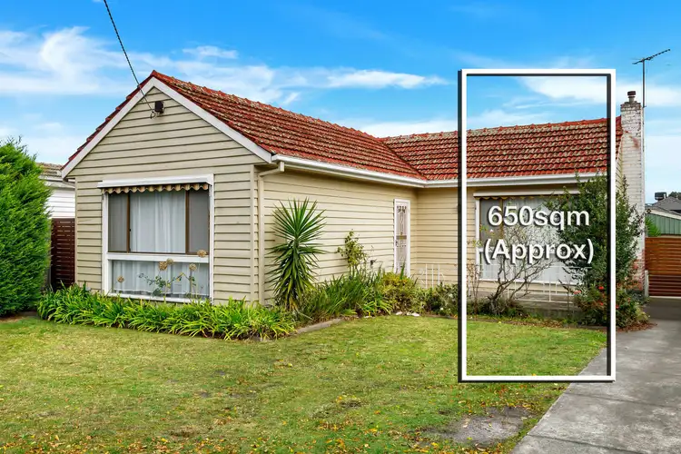 6 First Street, Clayton South VIC 3169
