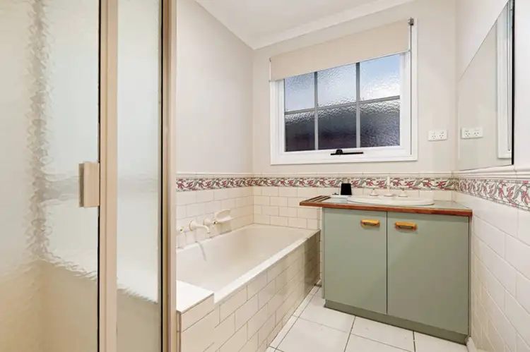 Sixth view of Homely house listing, 5 Colonial Court, Alfredton VIC 3350