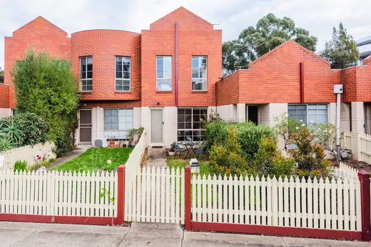 11/2A Cameron Road, Essendon VIC 3040