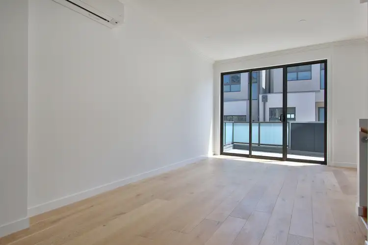 Main view of Homely townhouse listing, 10/450 Doncaster Road, Doncaster VIC 3108