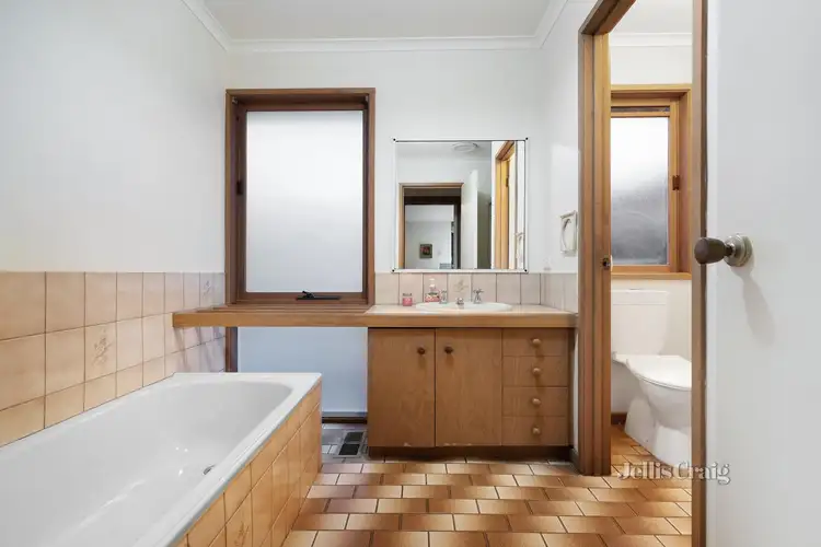 Sixth view of Homely house listing, 1 Yaralla Crescent, St Helena VIC 3088