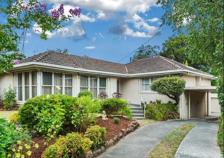 6 Garie Street