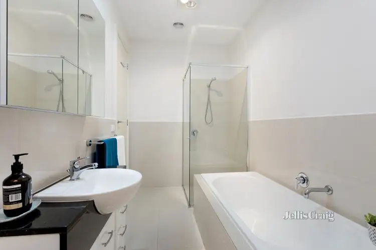 Sixth view of Homely unit listing, 6a North Avenue, Bentleigh VIC 3204