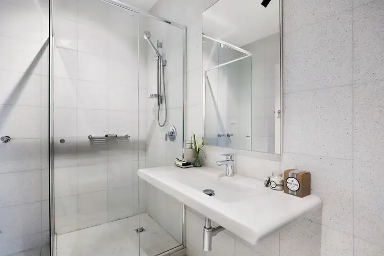 Sixth view of Homely apartment listing, 2/74 Mathoura Road, Toorak VIC 3142