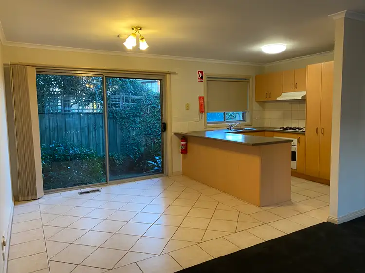 8/305 Canterbury Road, Forest Hill VIC 3131