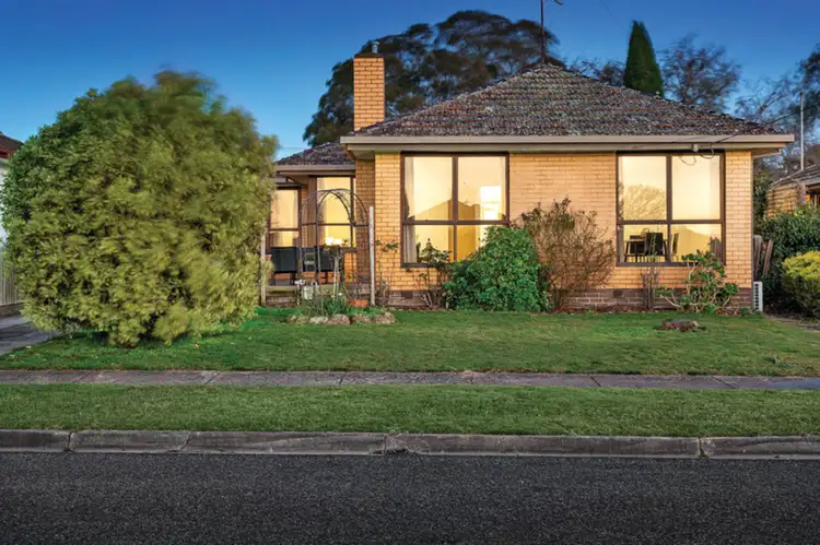 37 Pauls Crescent, Wendouree VIC 3355