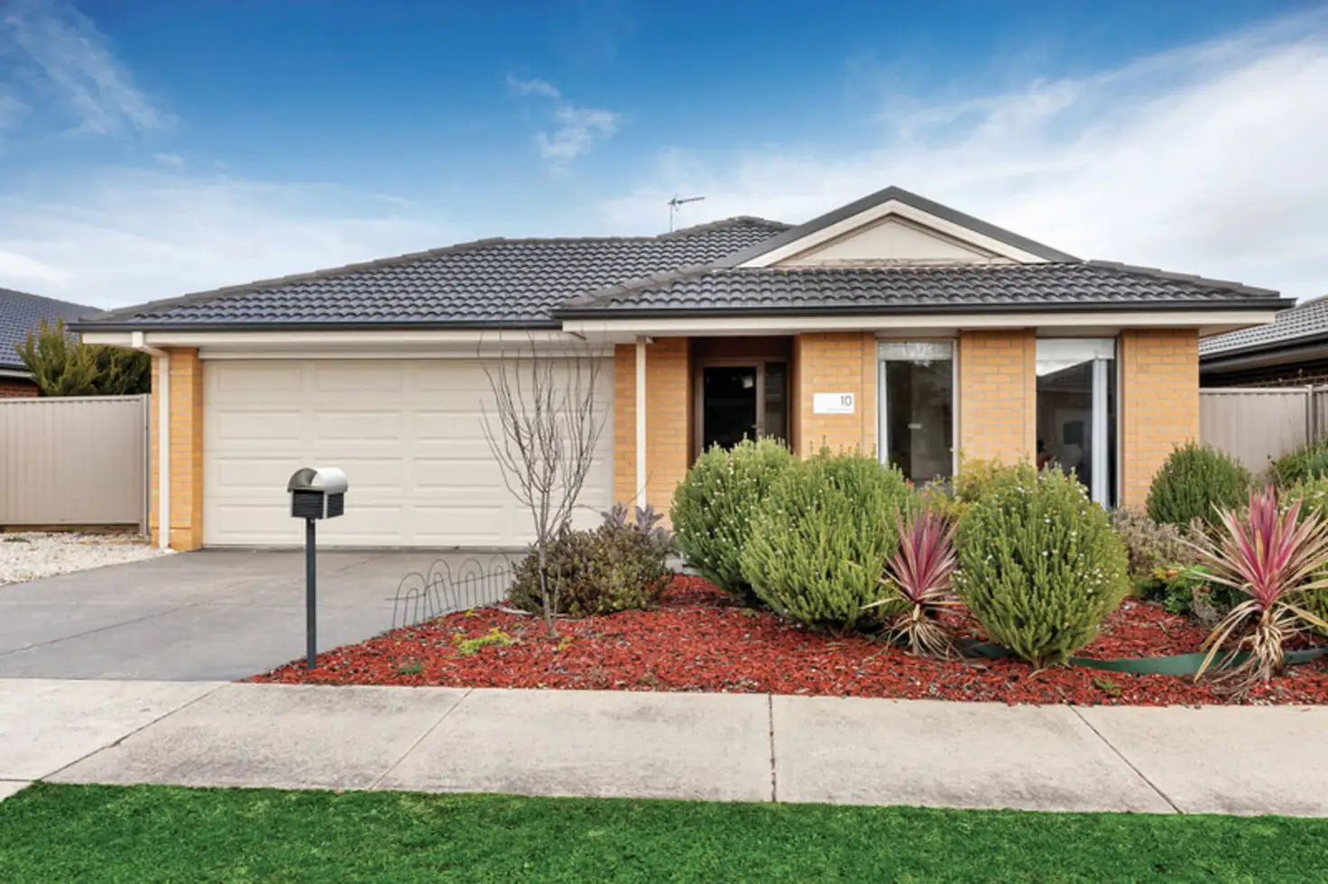 Main view of Homely house listing, 10 Oberon Street, Alfredton VIC 3350