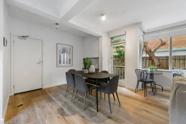 2/5 Alfriston Street, Elwood VIC 3184