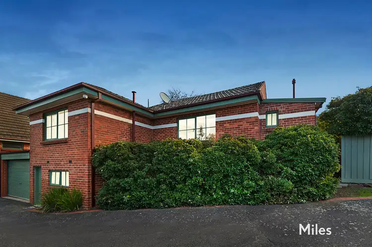 2/111 Martins Lane, Viewbank VIC 3084