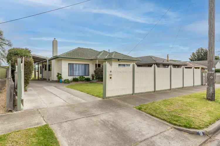 9 Valentine Crescent, Sale VIC 3850