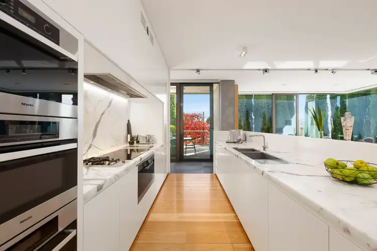 Sixth view of Homely house listing, 20 Linlithgow Road, Toorak VIC 3142