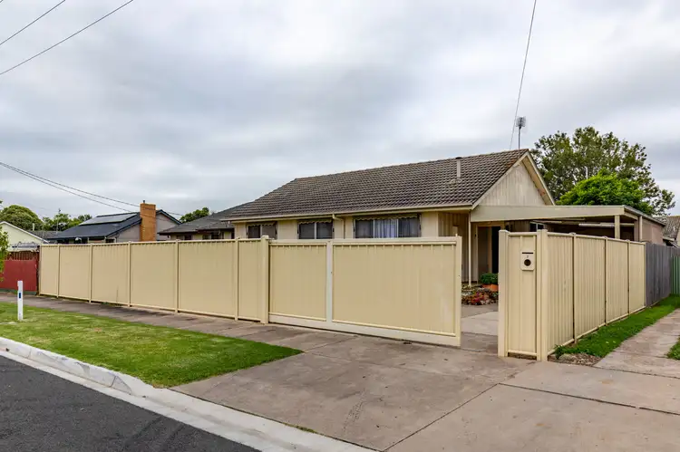 Main view of Homely house listing, 7 Overend Crescent, Sale VIC 3850