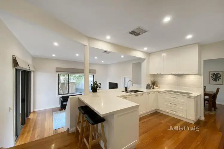 30 Pine Avenue, Briar Hill VIC 3088