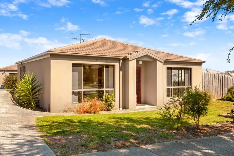 1/30 Silvergum Drive, Pakenham VIC 3810