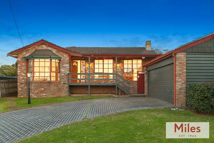 19 Sherlowe Crescent, Viewbank VIC 3084
