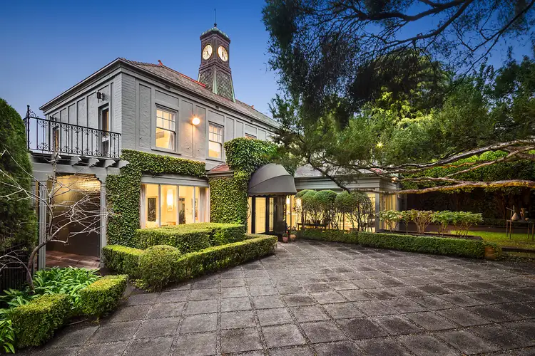 4 Lawrenny Court, Toorak VIC 3142