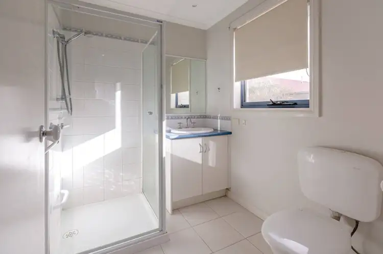 Sixth view of Homely house listing, 3 Parbury Avenue, Lake Gardens VIC 3355