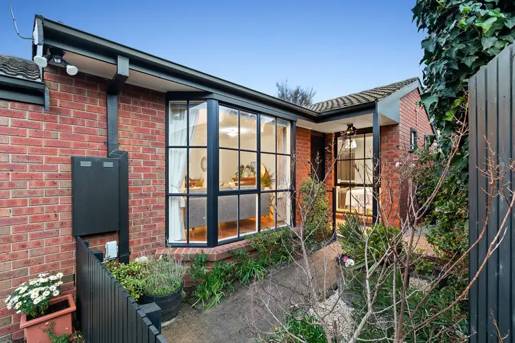 2/1 Johnston Street, Ashburton VIC 3147