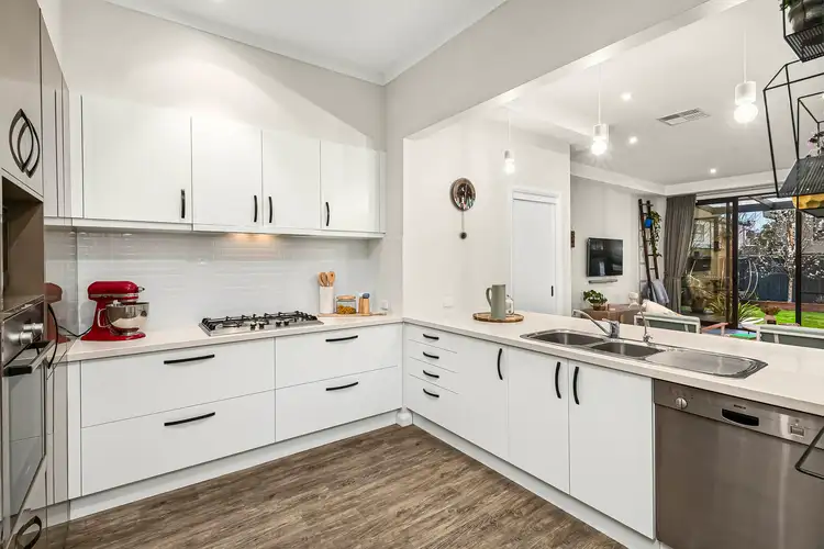 Second view of Homely house listing, 6 Bendigo Avenue, Bentleigh VIC 3204