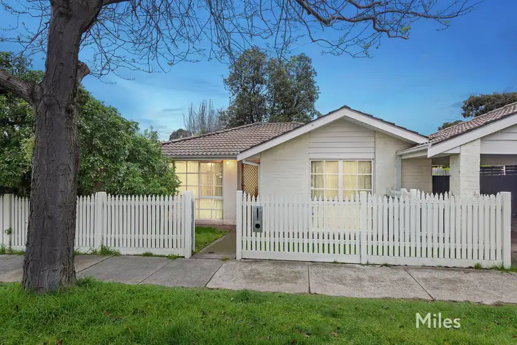 25 Della Torre Crescent, Ivanhoe VIC 3079