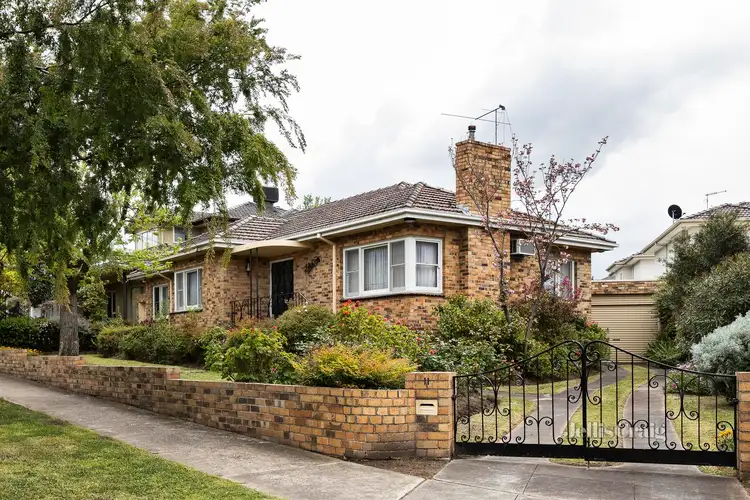 11 St James Road, Rosanna VIC 3084