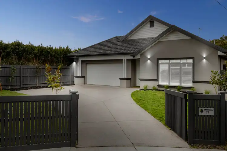 17 Ward Avenue, Oakleigh South VIC 3167