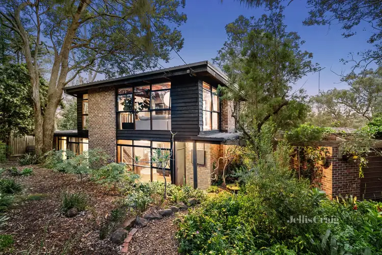 15 Dale Avenue, Eltham North VIC 3095